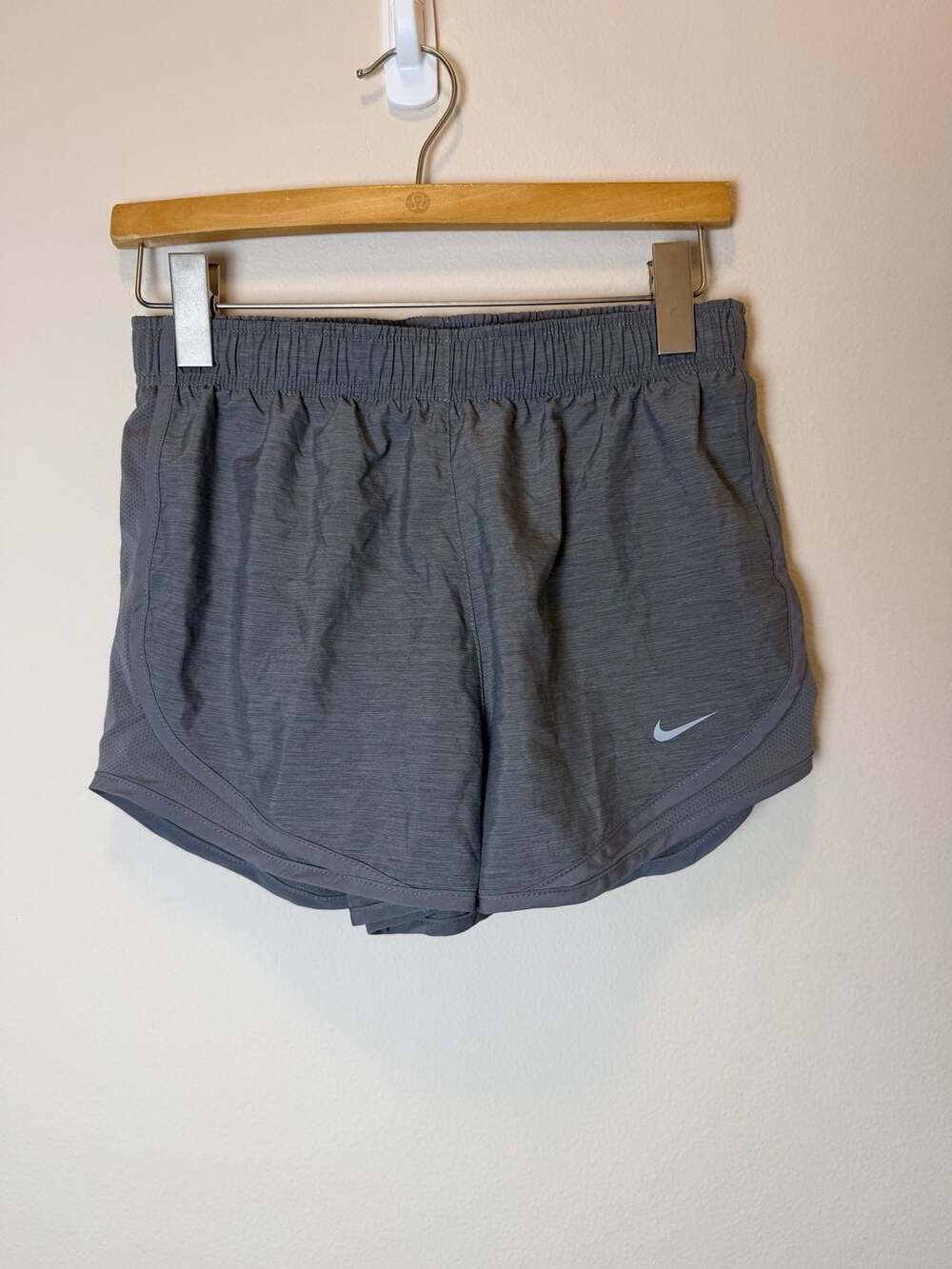 Nike Dri-FIT Tempo Running Shorts Size S Gray